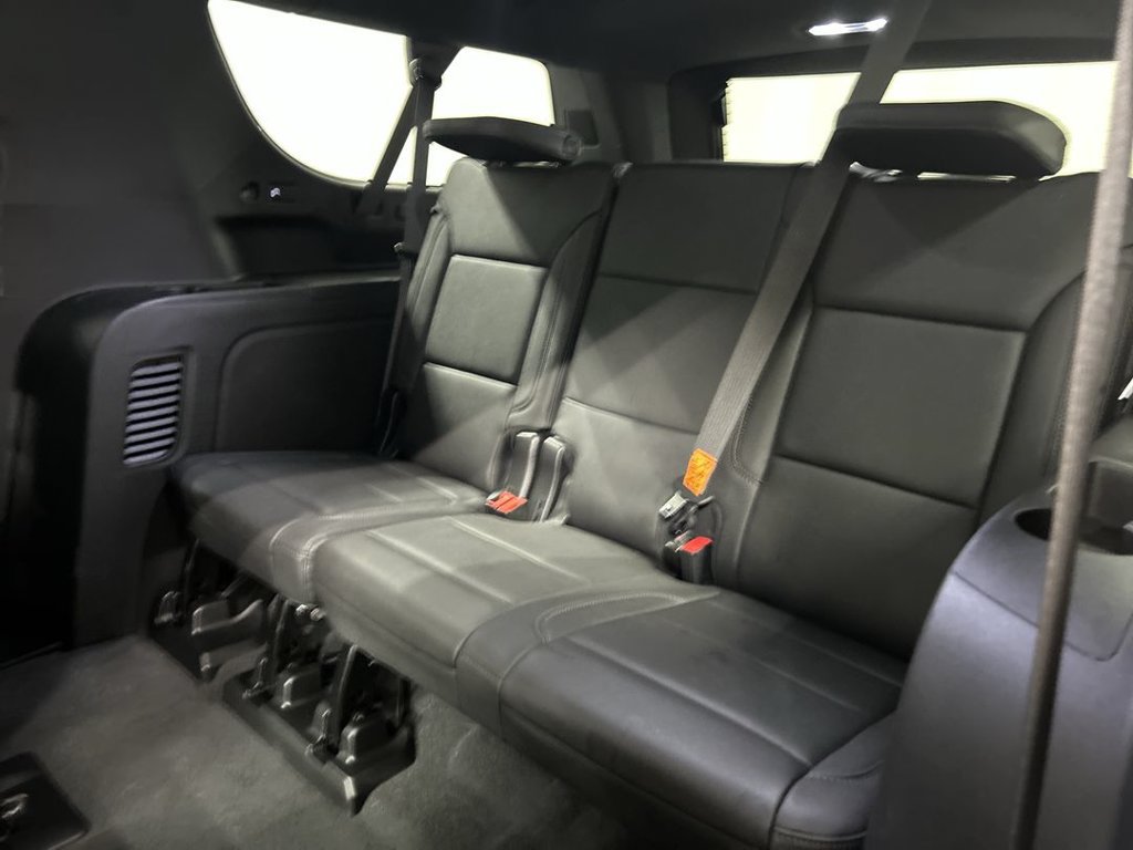Certified 2024 Chevrolet Suburban LT w/ Luxury Package AWD/4WD image 21