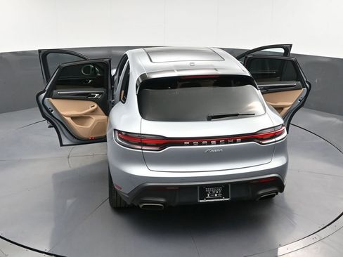 Certified 2023 Porsche Macan Turbo AWD/4WD image 33
