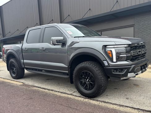 Used 2025 Ford F150 Raptor AWD/4WD image 3