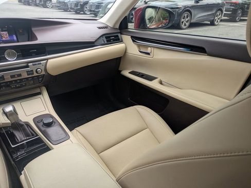 Used 2016 Lexus ES 350 w/ Accessory Package 2 FWD image 16