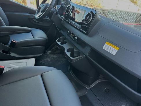Used 2024 Mercedes-Benz Sprinter 144 Cargo image 15