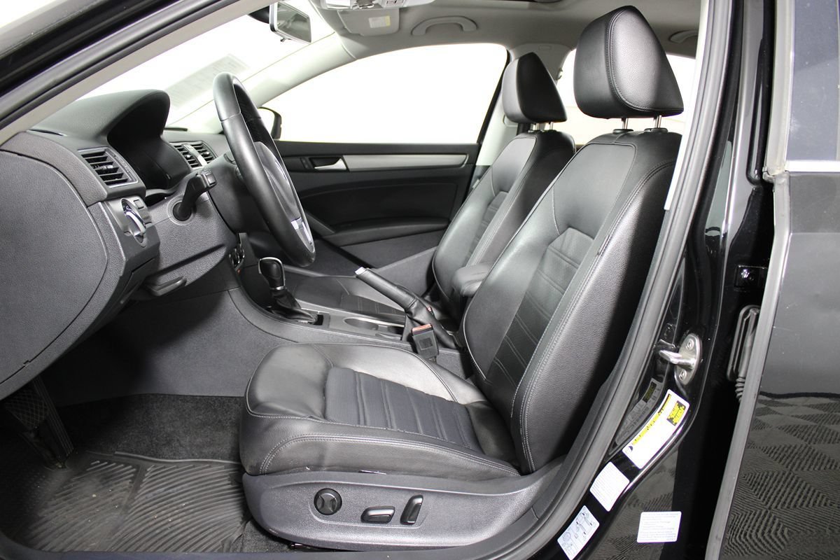 Used 2015 Volkswagen Passat 1.8T SE FWD image 7