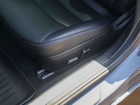 Used 2021 Tesla Model 3 Standard Range Plus RWD image 8