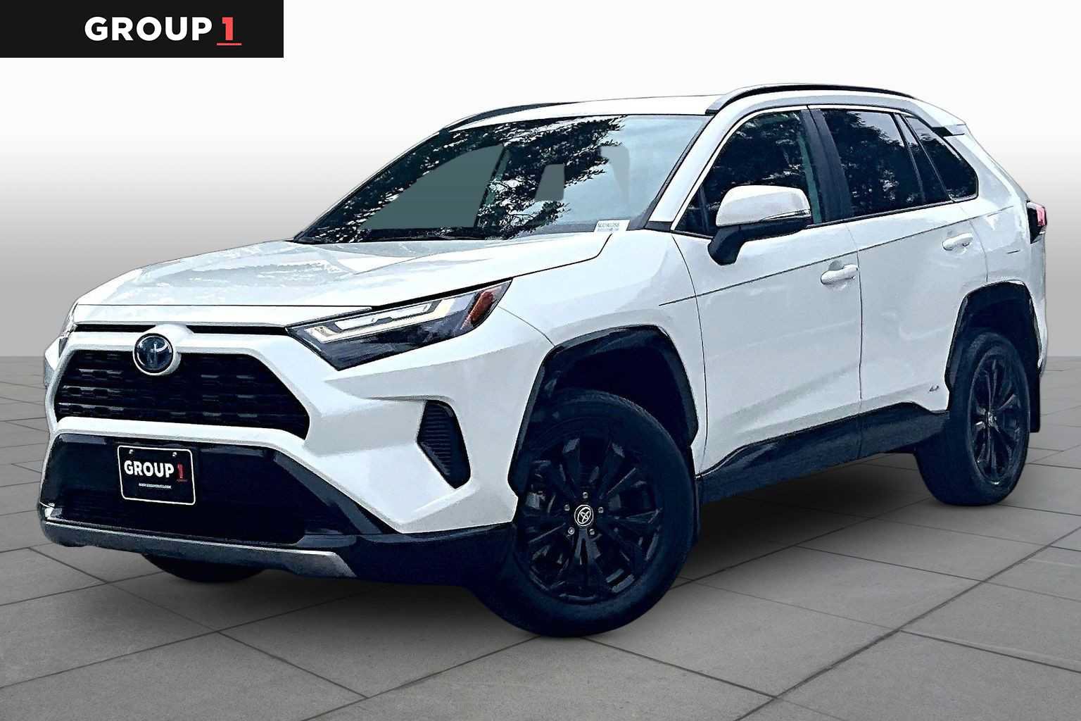 Used 2022 Toyota RAV4 SE w/ Convenience Package AWD/4WD image 1