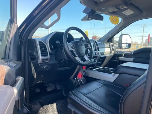 Used 2019 Ford F250 Lariat image 7