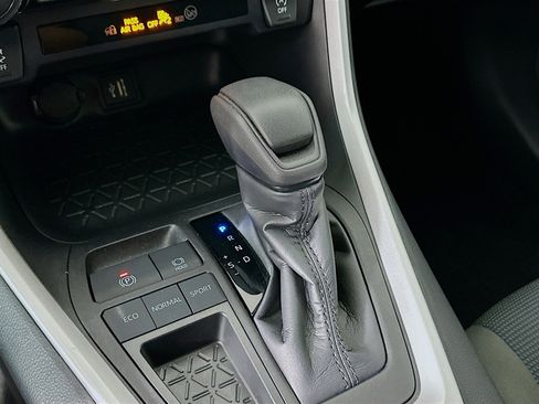 Used 2024 Toyota RAV4 LE image 23