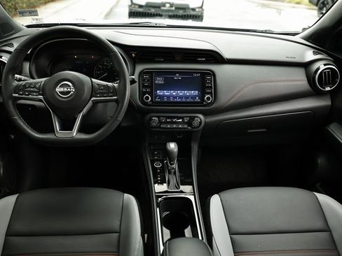 Used 2023 Nissan Kicks SR w/ SR Premium Package image 27