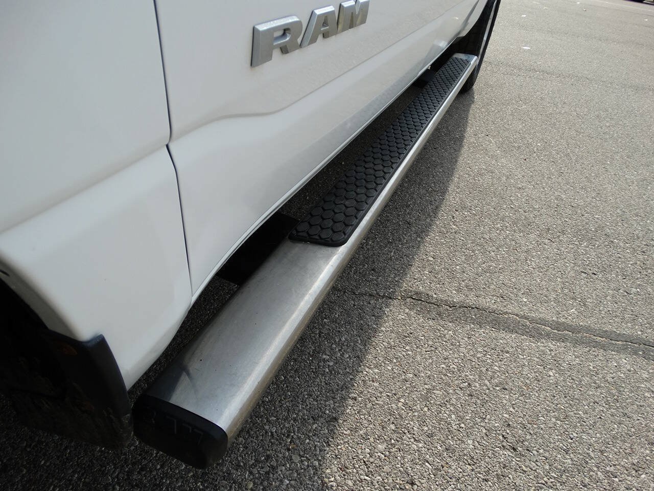 Used 2019 RAM 1500 4x4 Crew Cab Tradesman w/ SXT Appearance Group image 23