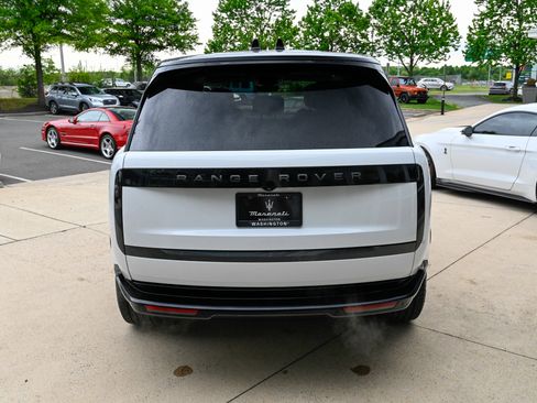Used 2025 Land Rover Range Rover SE AWD/4WD image 6