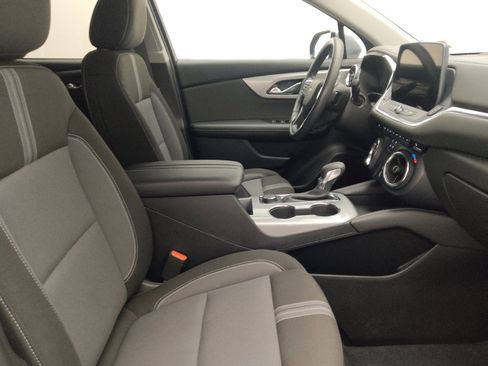 Used 2025 Chevrolet Blazer LT FWD image 21