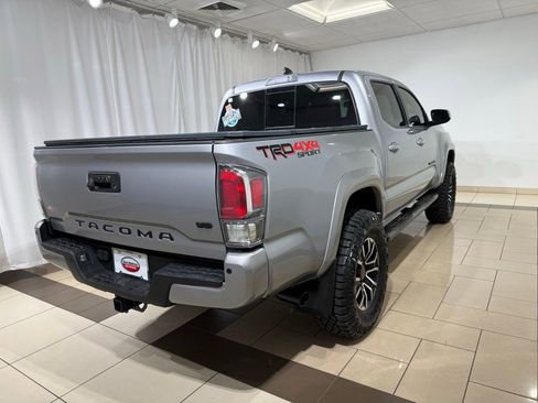 Used 2021 Toyota Tacoma TRD Sport w/ TRD Premium Sport Package AWD/4WD image 5