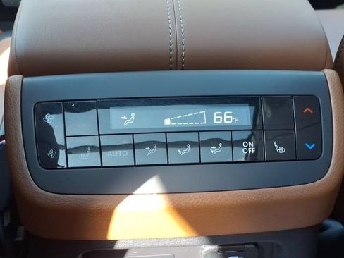 Used 2025 Nissan Pathfinder Platinum w/ Cargo Package AWD/4WD image 8