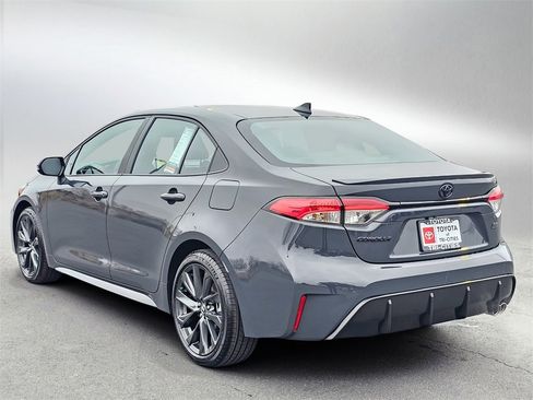Used 2025 Toyota Corolla SE image 9