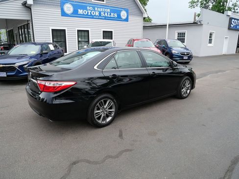 Used 2017 Toyota Camry SE FWD image 7