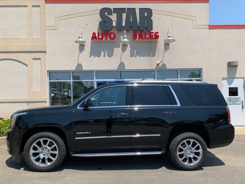 Used 2017 GMC Yukon Denali AWD/4WD image 4