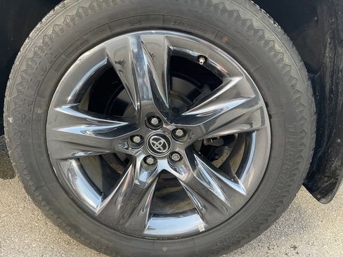 Used 2018 Toyota Highlander Limited Platinum image 12