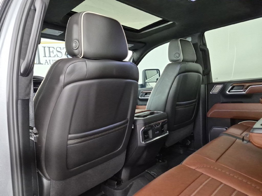 Used 2025 GMC Sierra 3500 Denali Ultimate AWD/4WD image 31