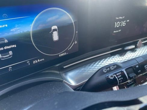 Used 2024 Kia Carnival SX Prestige FWD image 11