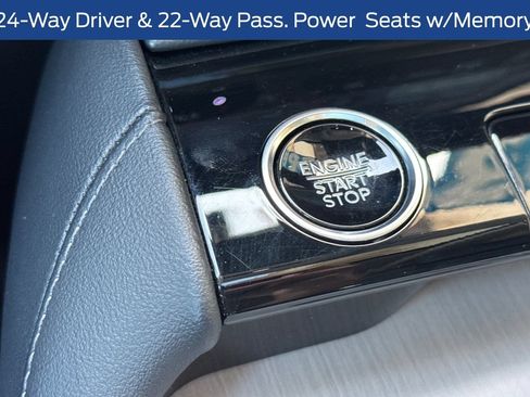 Used 2025 Lincoln Navigator Reserve AWD/4WD image 31