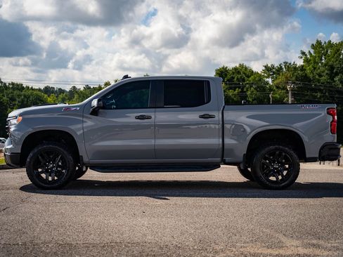 Used 2024 Chevrolet Silverado 1500 LT Trail Boss w/ Convenience Package II AWD/4WD image 4