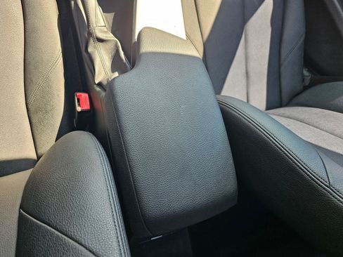 Used 2018 BMW 320i xDrive Sedan AWD/4WD image 27