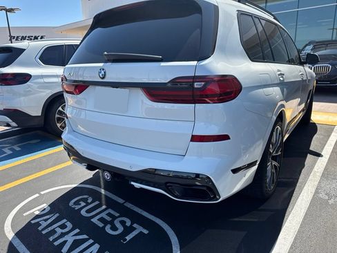 Used 2021 BMW X7 xDrive40i w/ M Sport Package AWD/4WD image 5