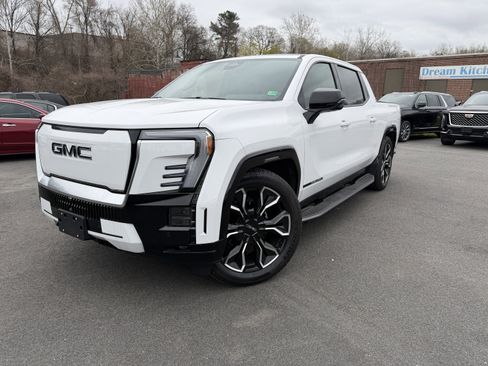 Used 2025 GMC Sierra EV Denali AWD/4WD image 1