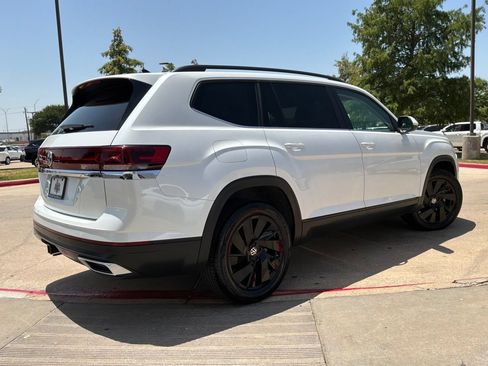 Used 2026 Volkswagen Atlas SE FWD image 6