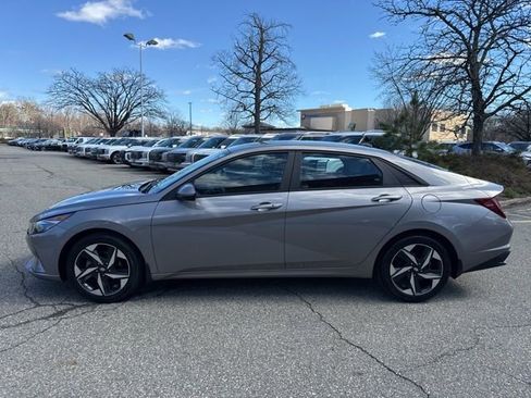 Used 2023 Hyundai Elantra SEL w/ Convenience Package image 21