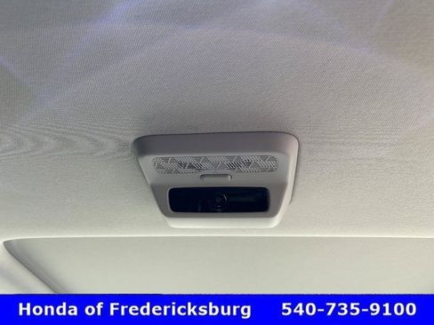 Used 2025 Kia Carnival SX w/ SX Dark Edition Package FWD image 31