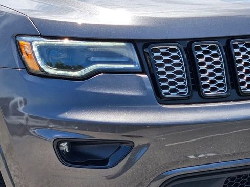 Used 2021 Jeep Grand Cherokee Laredo X AWD/4WD image 4