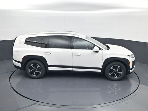 New 2026 Hyundai Ioniq 9 S image 17