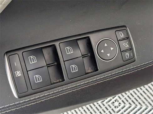 Used 2015 Tesla Model S 85D image 11