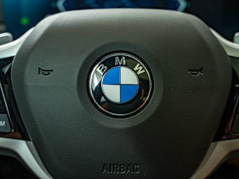 Used 2025 BMW 330i xDrive Sedan w/ M Sport Package AWD/4WD image 23