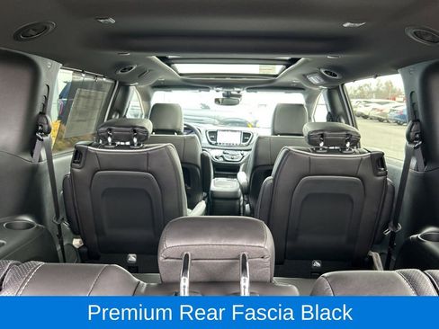 New 2026 Chrysler Pacifica Limited w/ S Appearance Package FWD image 13