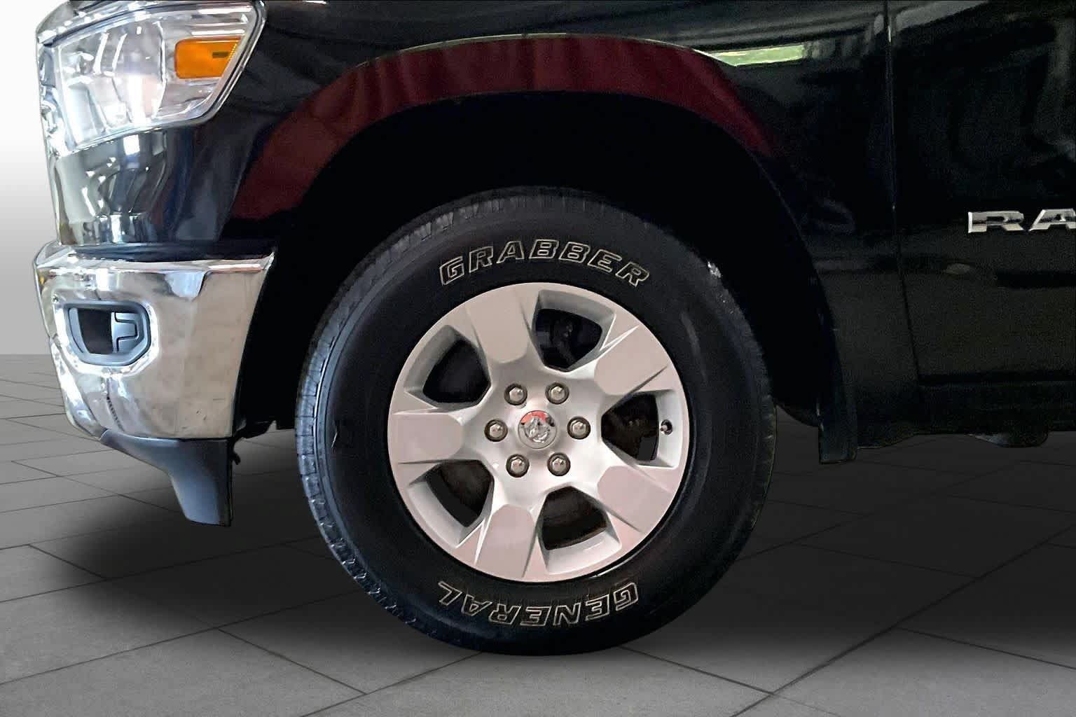Used 2019 RAM 1500 Big Horn AWD/4WD image 11