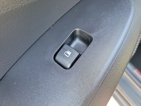 New 2026 Kia Seltos LX image 14