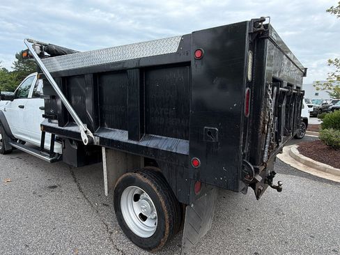 Used 2024 RAM 5500 Tradesman w/ Chrome Appearance Group AWD/4WD image 10