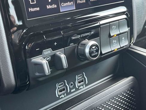 New 2026 RAM 1500 4x4 Crew Cab image 22