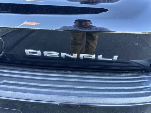 Certified 2021 GMC Yukon Denali w/ Denali Premium Package image 31