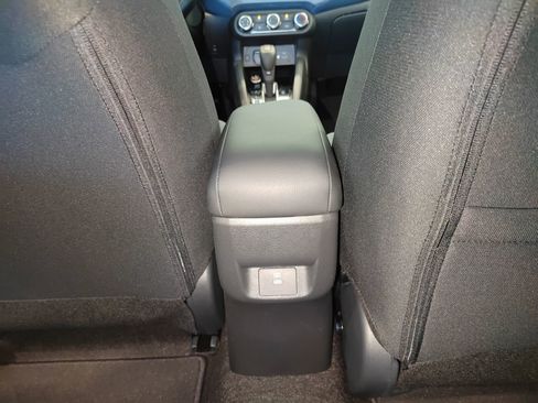 New 2025 Nissan Versa SV w/ Trunk Package FWD image 24