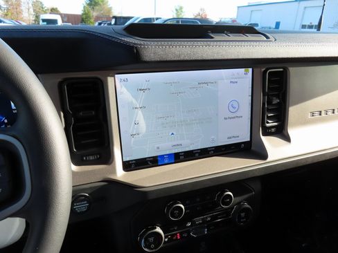 New 2025 Ford Bronco Outer Banks image 11