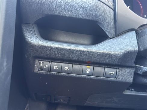 Used 2023 Toyota RAV4 XLE image 28