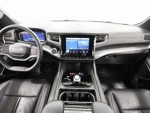 Used 2024 Jeep Wagoneer L Series II w/ Flexible Seating Group image 3