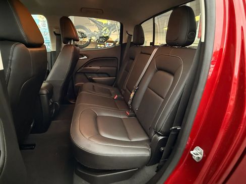 Used 2022 GMC Canyon Elevation w/ Elevation Premium Package AWD/4WD image 9