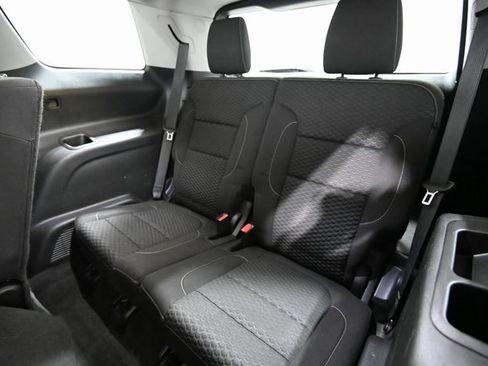 Used 2017 GMC Acadia SLE image 9