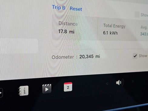 Used 2023 Tesla Model 3 Standard Range image 31