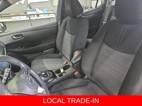 Used 2022 Nissan Leaf SV w/ SV Technology Package FWD image 15