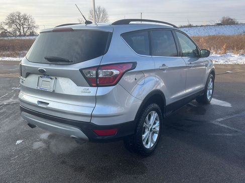 Used 2018 Ford Escape SE image 5