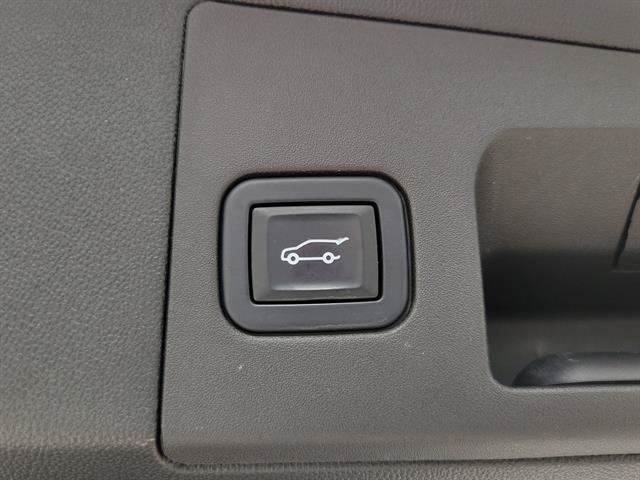 Certified 2022 Cadillac XT5 Premium Luxury w/ Technology Package FWD image 7